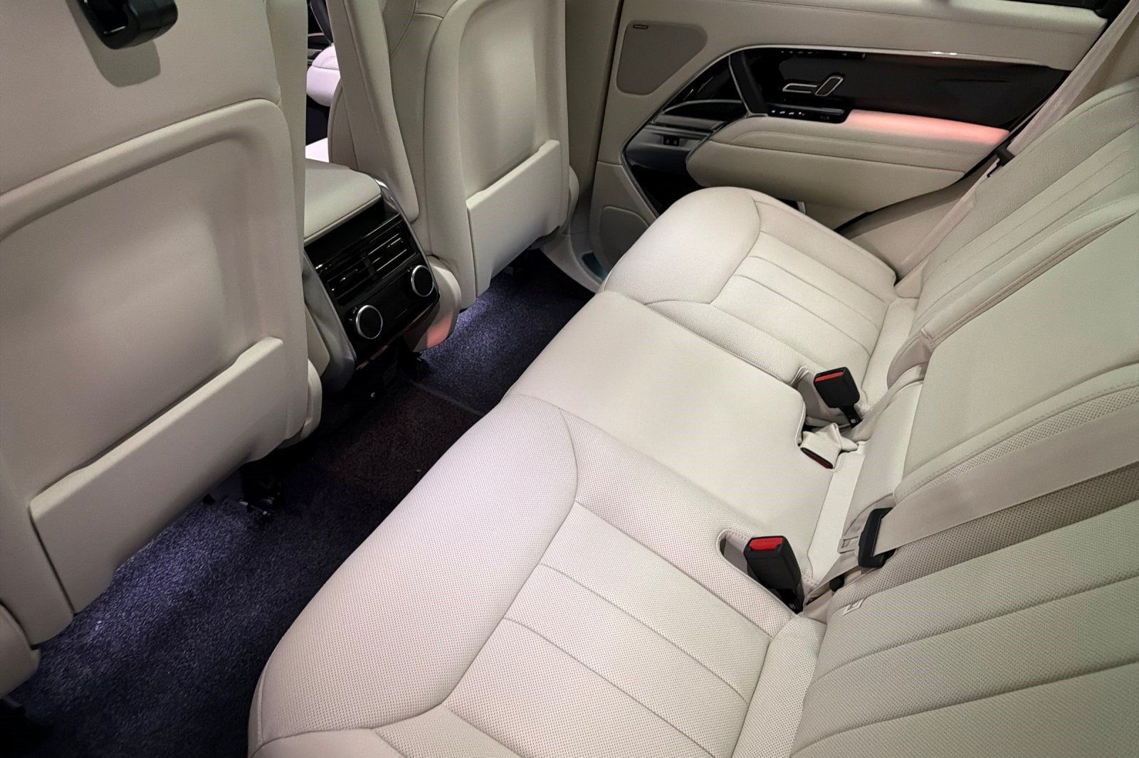 New 2026 Land Rover Range Rover SE AWD/4WD image 20