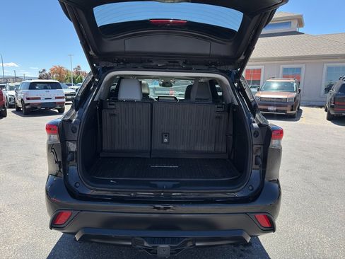 Used 2023 Toyota Highlander Bronze Edition AWD/4WD image 21