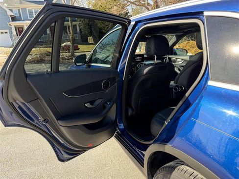 Used 2018 Mercedes-Benz GLC 300 4MATIC image 19