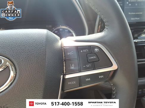 Used 2022 Toyota Highlander XLE AWD/4WD image 18