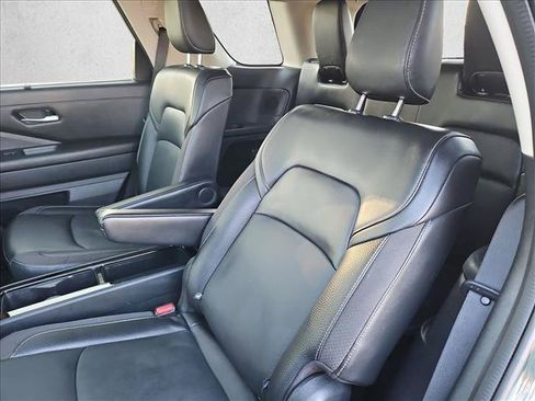 Used 2022 Nissan Pathfinder SL w/ SL Premium Package FWD image 21