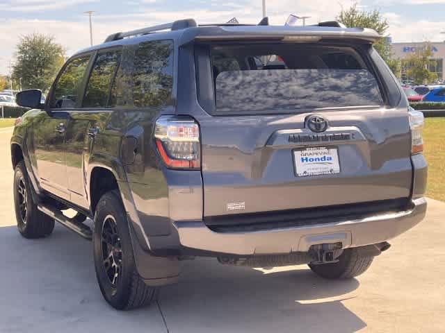 Used 2022 Toyota 4Runner SR5 AWD/4WD image 5