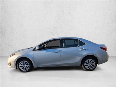 Used 2018 Toyota Corolla LE image 6