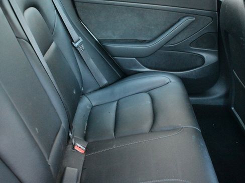 Used 2021 Tesla Model 3 Standard Range Plus image 27