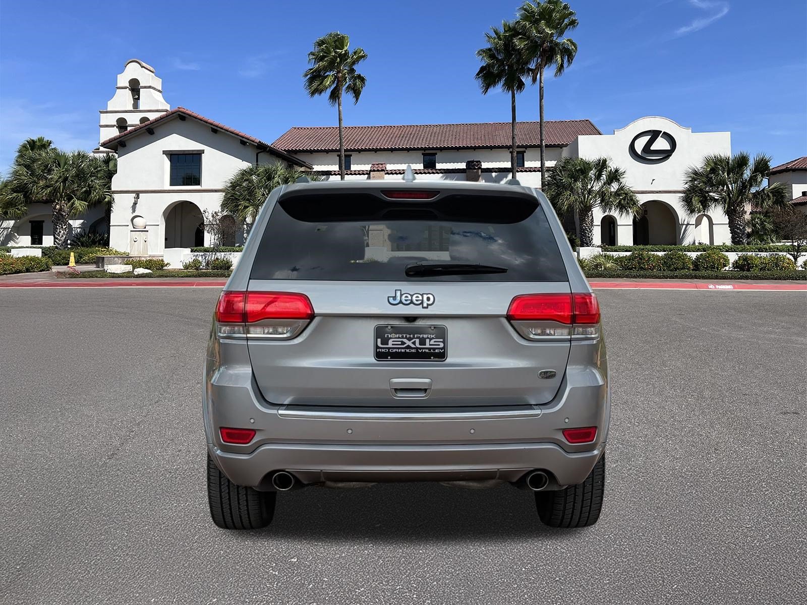Used 2020 Jeep Grand Cherokee Overland RWD image 3