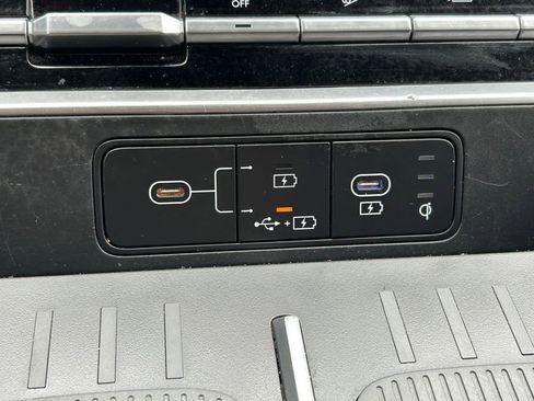 Used 2025 Hyundai Santa Fe SEL FWD image 29