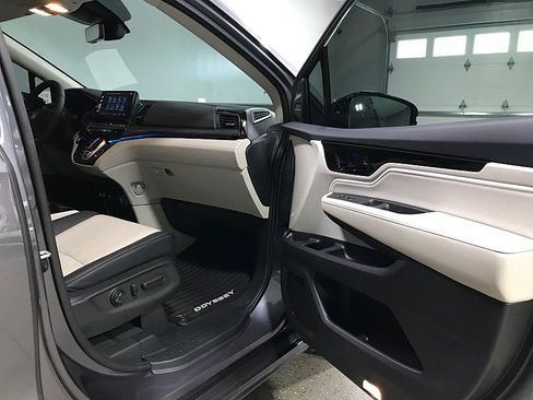 Used 2026 Honda Odyssey Elite image 12