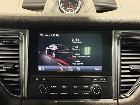 Used 2018 Porsche Macan S image 38