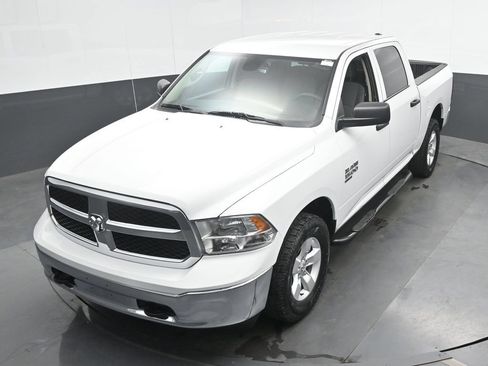 Used 2022 RAM 1500 Classic SLT AWD/4WD image 31