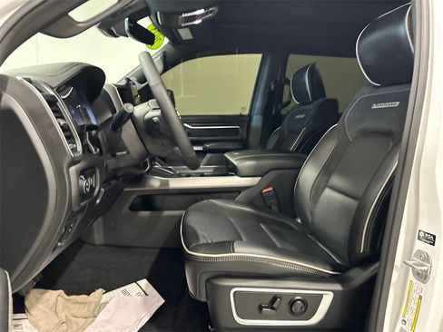 Used 2025 RAM 1500 Laramie image 15