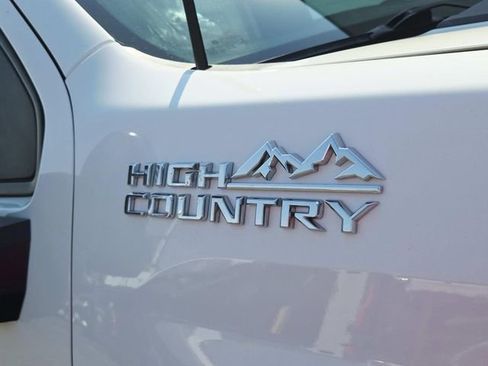 Used 2020 Chevrolet Silverado 2500 High Country w/ Z71 Off-Road Package AWD/4WD image 17