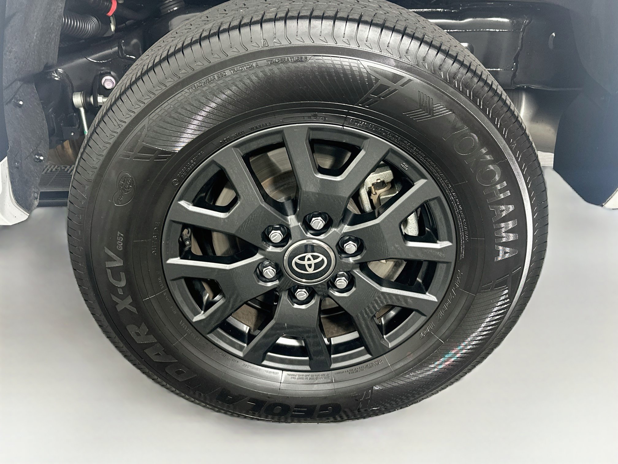 Used 2025 Toyota 4Runner SR5 AWD/4WD image 11