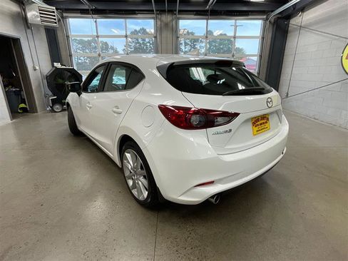 Used 2017 MAZDA MAZDA3 Grand Touring FWD image 3