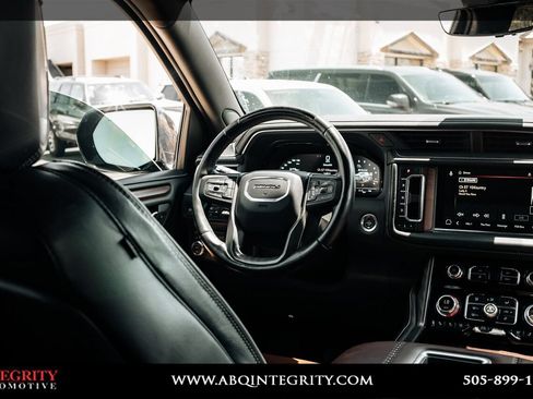 Used 2023 GMC Yukon XL Denali Ultimate AWD/4WD image 22