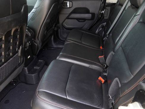 Used 2021 Jeep Wrangler Unlimited Rubicon AWD/4WD image 12
