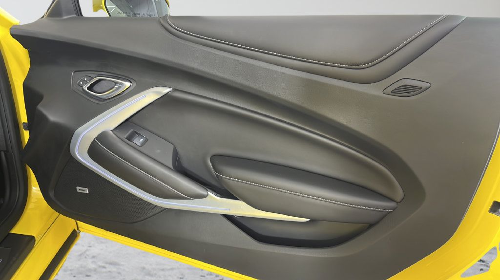 Used 2017 Chevrolet Camaro SS RWD image 18