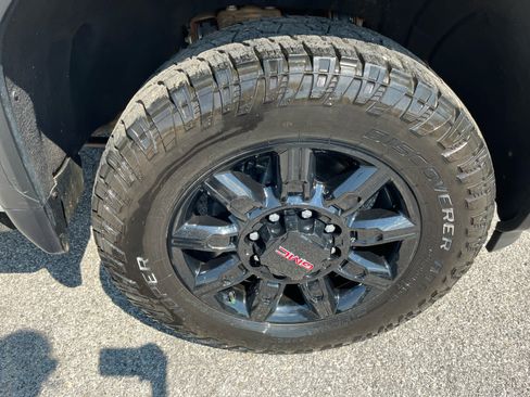 Used 2025 GMC Sierra 2500 AT4 w/ AT4 Premium Plus Package AWD/4WD image 39