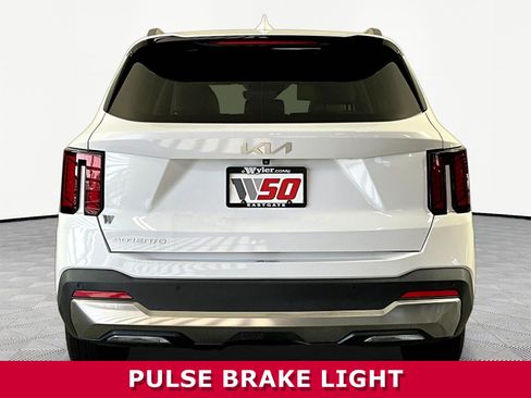 Certified 2024 Kia Sorento S w/ Panoramic Sunroof Package FWD image 5