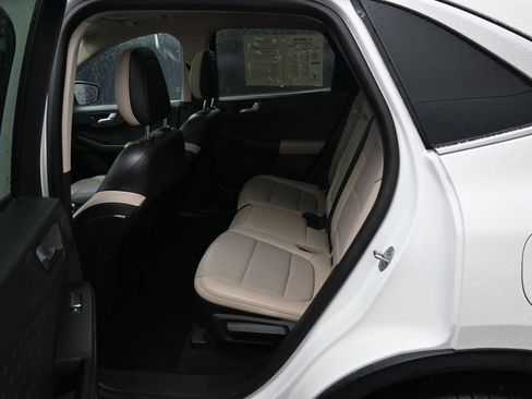 Used 2020 Ford Escape Titanium w/ Titanium Premium Package 2.0 AWD/4WD image 31
