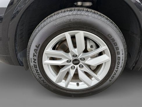 Used 2023 Audi Q5 2.0T Premium w/ Convenience Package image 9