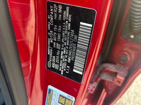 Used 2025 Hyundai Elantra Limited image 27