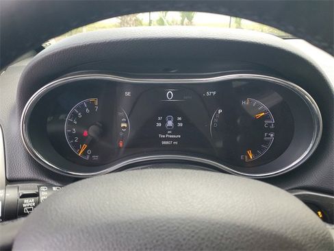 Used 2017 Jeep Grand Cherokee Altitude image 22