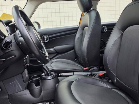 Used 2016 MINI Cooper 4-Door Hardtop FWD image 11