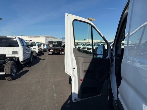 New 2025 Ford Transit 250 148 Medium Roof image 13