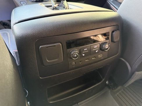 Used 2018 Chevrolet Tahoe Premier image 26