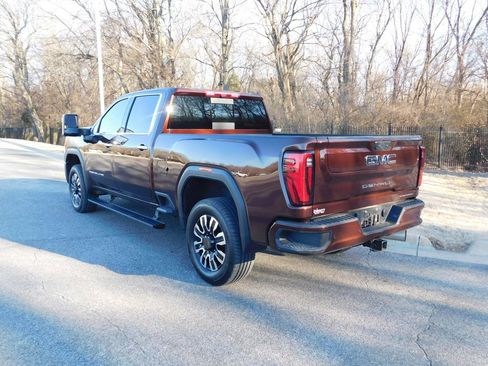 Used 2024 GMC Sierra 2500 Denali Ultimate image 10