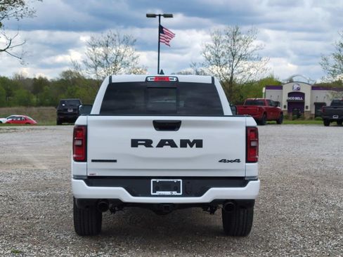New 2026 RAM 1500 4x4 Crew Cab image 9