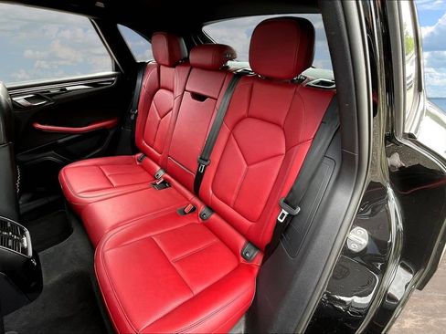 Used 2023 Porsche Macan AWD/4WD image 22