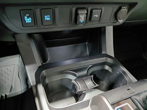 Used 2021 Toyota Tacoma SR5 image 36