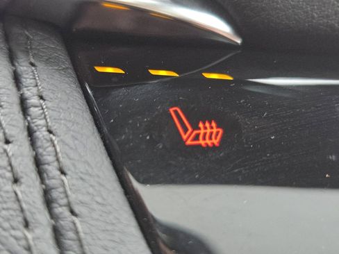 Used 2024 Cadillac XT5 Premium Luxury image 5