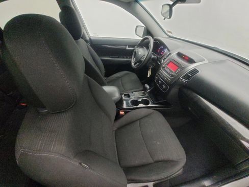Used 2015 Kia Sorento LX image 21