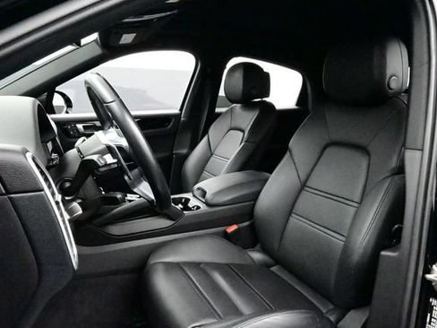 Used 2023 Porsche Cayenne Coupe w/ Premium Package AWD/4WD image 5