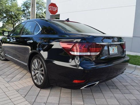 Used 2013 Lexus LS 460 AWD w/ Comfort Pkg image 5