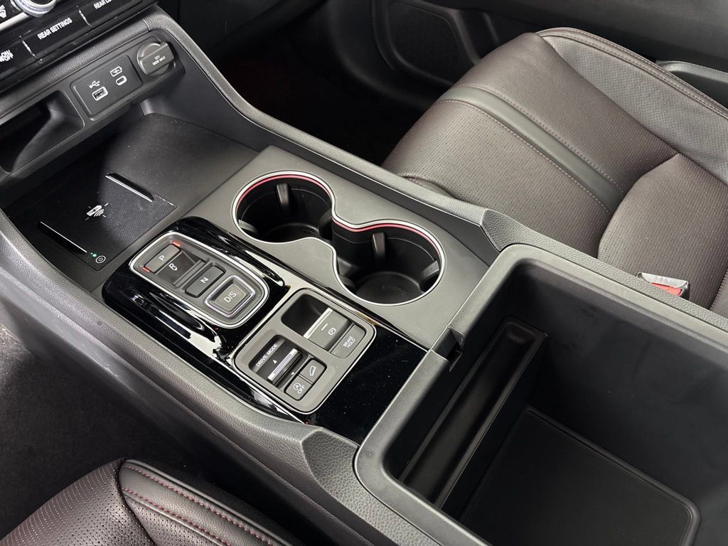 Certified 2025 Honda Pilot Black Edition image 39
