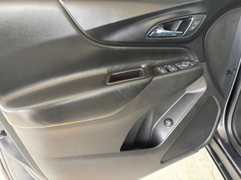 Used 2022 Chevrolet Equinox LT FWD image 10