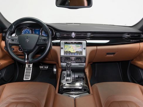 Used 2015 Maserati Quattroporte S Q4 AWD/4WD image 2