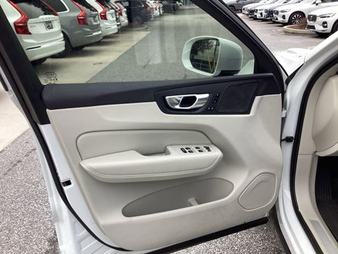 Certified 2023 Volvo XC60 B5 Ultimate w/ Climate Package image 14
