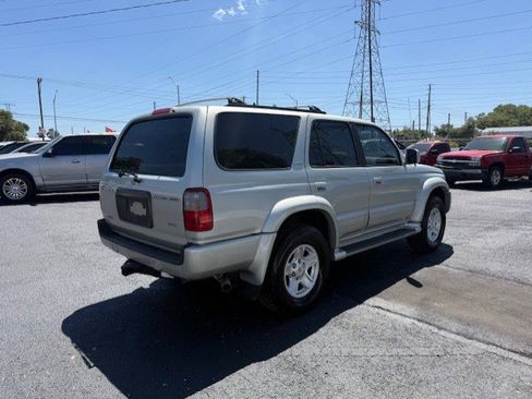 Used 2000 Toyota 4Runner Limited AWD/4WD image 4
