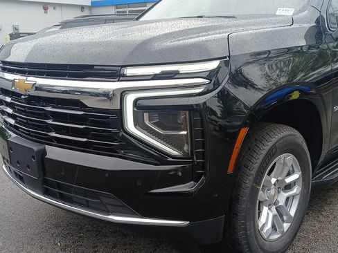 New 2025 Chevrolet Suburban LS image 25