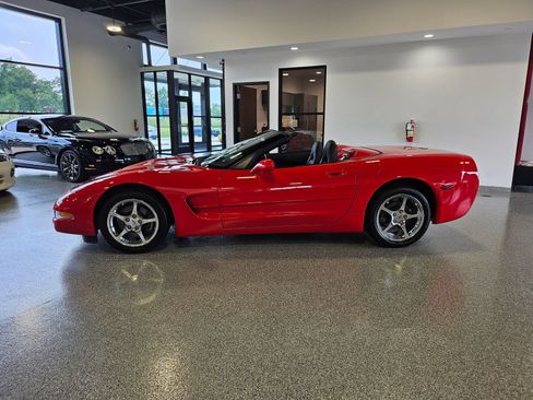 Used 2002 Chevrolet Corvette Convertible w/ Preferred Equipment Group2 RWD image 3