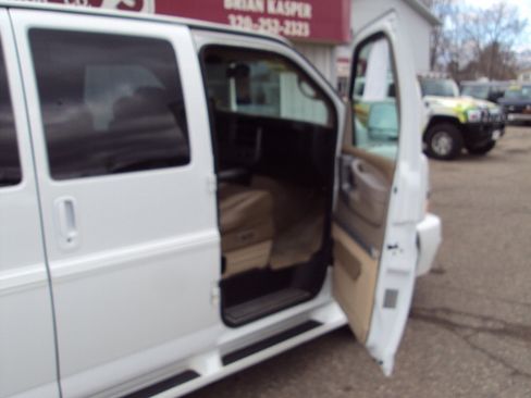 Used 2014 Chevrolet Express 1500 AWD image 18