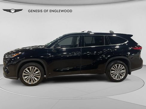 Used 2021 Toyota Highlander Platinum AWD/4WD image 11