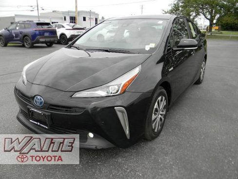 Used 2019 Toyota Prius LE AWD/4WD image 5