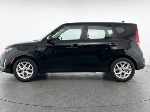 Used 2025 Kia Soul LX w/ LX Technology Package FWD image 5