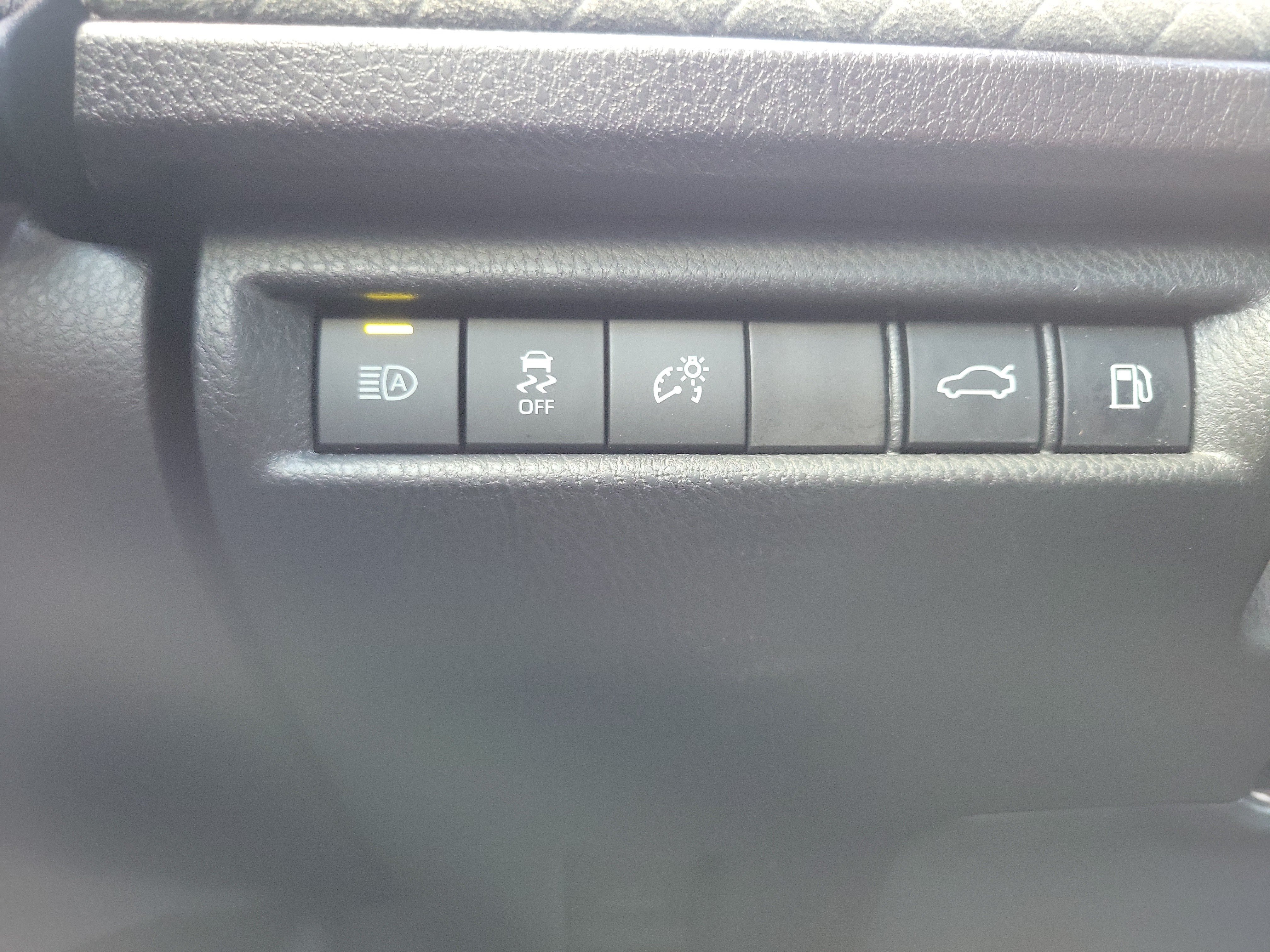 Used 2025 Toyota Camry XLE FWD image 29