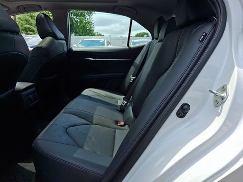 Certified 2022 Toyota Camry XLE AWD/4WD image 10